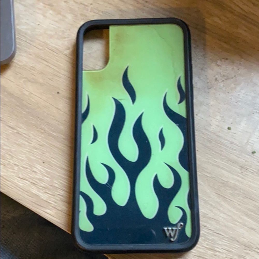 wilflower neon and black flame case iphone XR